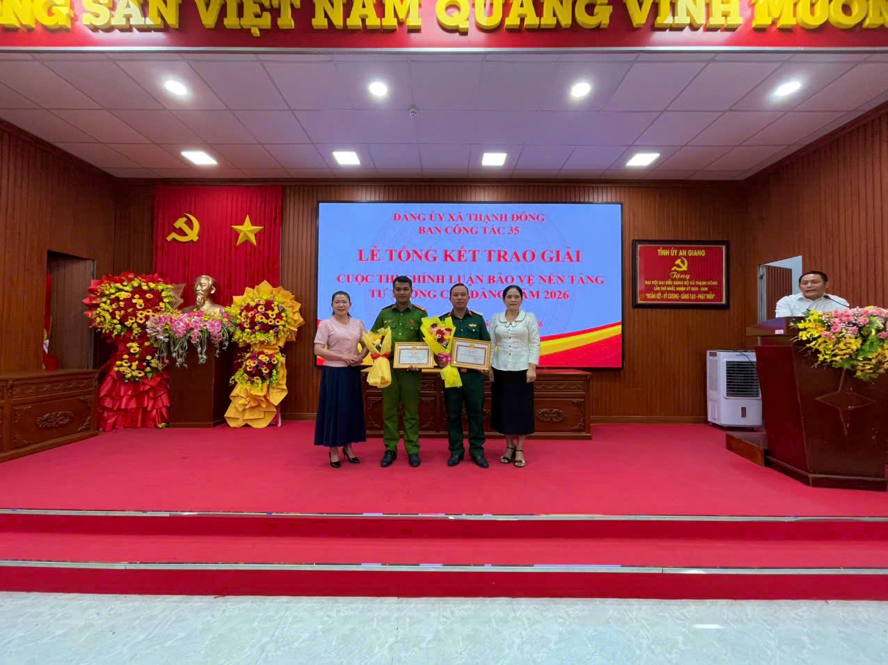 Hai tập thể nhận giải nhì trong cuộc thi