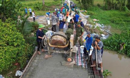 Ban Thường trực Ủy ban MTTQ Việt Nam tỉnh An Giang vừa ban hành Kế hoạch thực hiện Chương trình mục tiêu quốc gia xây dựng nông thôn mới, giảm nghèo bền vững và phát triển kinh tế - xã hội vùng đồng bào dân tộc thiểu số và miền núi năm 2026 trên địa bàn tỉnh. Kế hoạch nhằm phát huy vai trò của hệ thống Mặt trận trong tuyên truyền, vận động Nhân dân tham gia thực hiện các chương trình mục tiêu quốc gia, góp phần nâng cao chất lượng đời sống, xây dựng nông thôn mới bền vững.